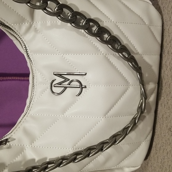 Steve Madden Shoulder Bag - Picture 3 of 16